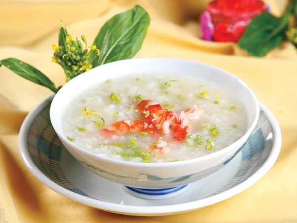 LÀM RĂNG SỨ CÓ CẦN KIÊNG CÁC THỨC ĂN, NƯỚC UỐNG CÓ MÀU KHÔNG? CÁCH CHĂM SÓC SAU KHI LÀM RĂNG SỨ