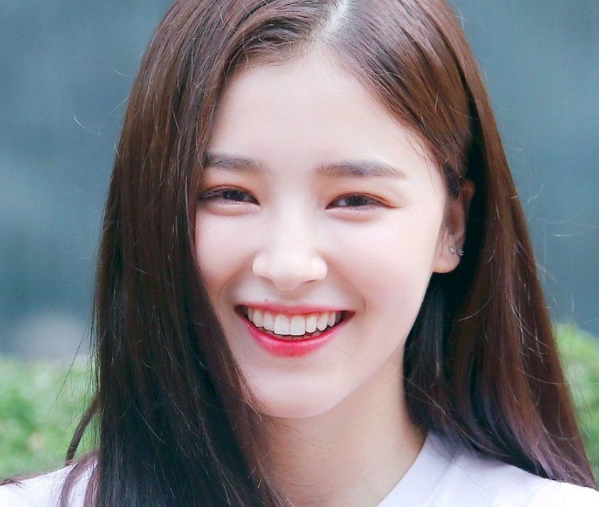 Chọn form răng sứ phù hợp với khuôn mặt để tôn lên những ưu điểm trên gương mặt